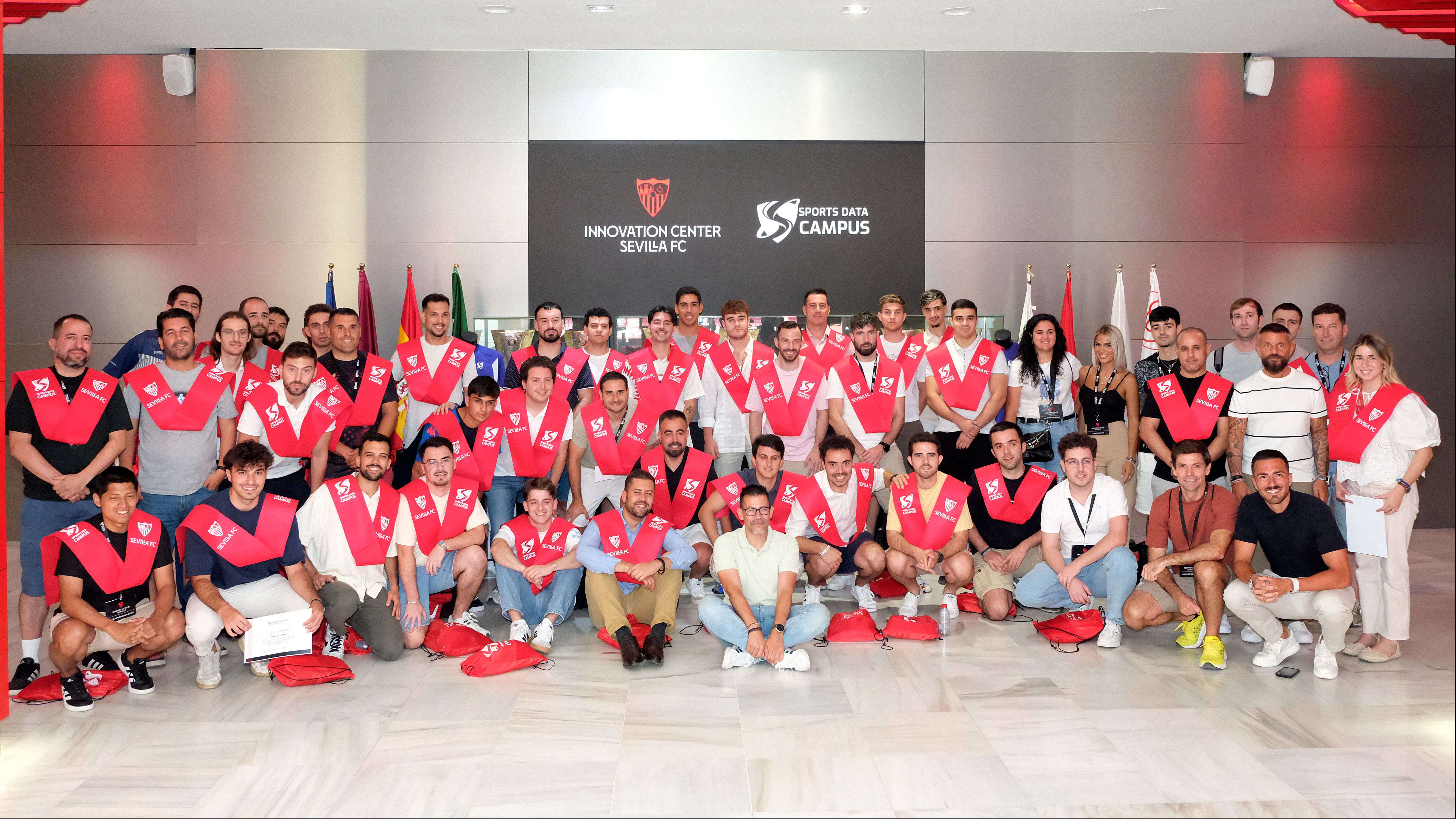Edited-Clausura-m-steres-Innovation-Center