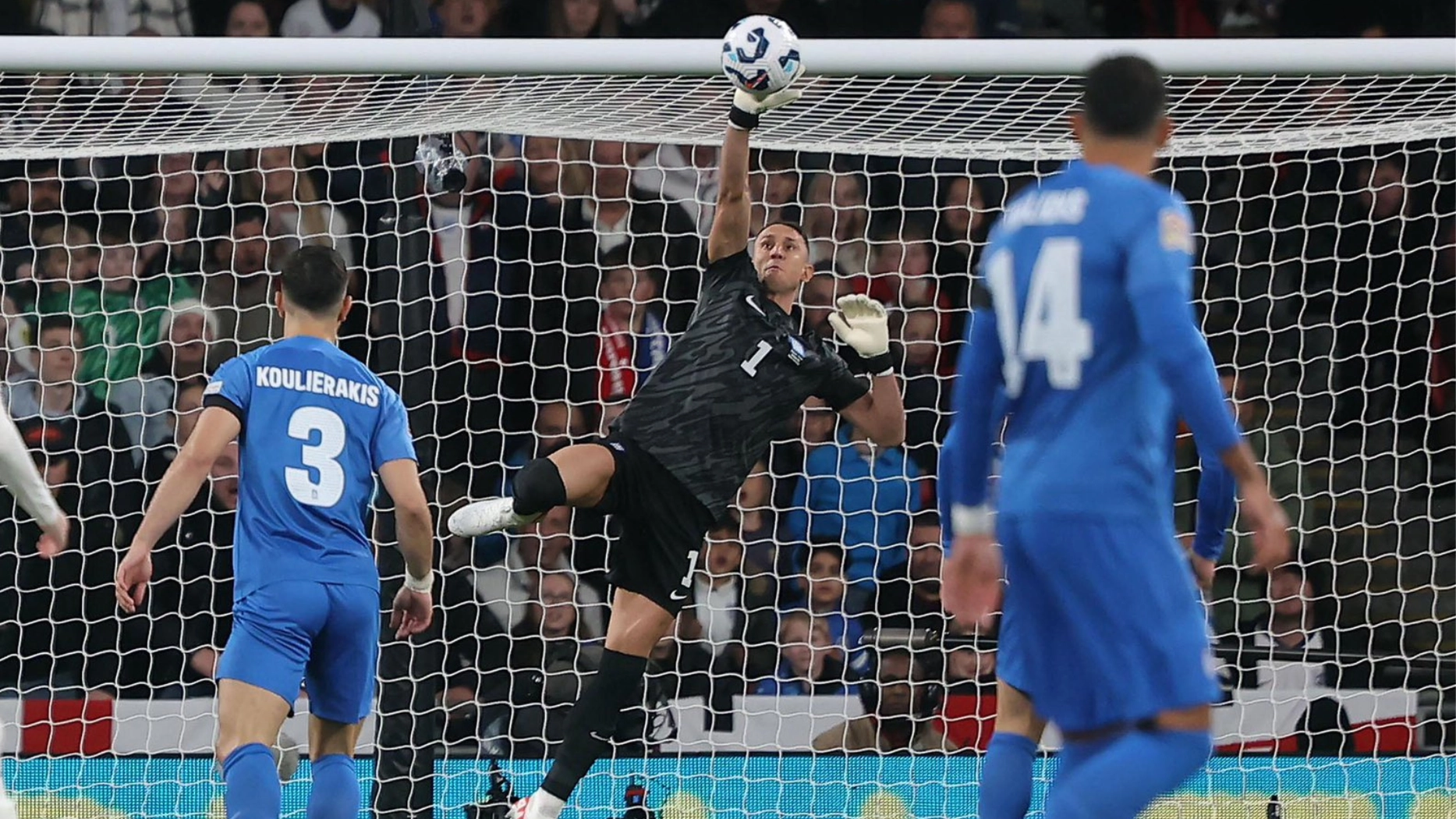 AGRIDULCE TITULARIDAD PARA ODYSSEAS EN EL DINAMARCA - GRECIA (3-1) | Sevilla FC