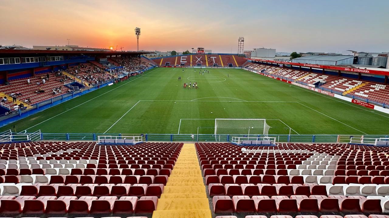 ARRANCA LA JUNTA GENERAL DE ACCIONISTAS CON UN 87,25% DEL CAPITAL SOCIAL  REPRESENTADO | Sevilla FC