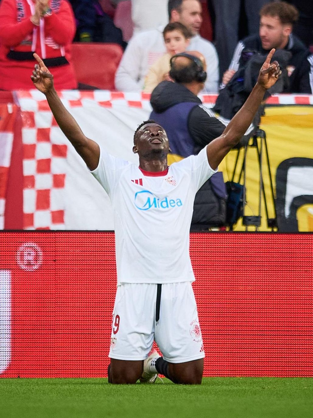 Maillot De Match Porté - Sevilla FC - Dodi Lukebakio - Taille M (Occasion)