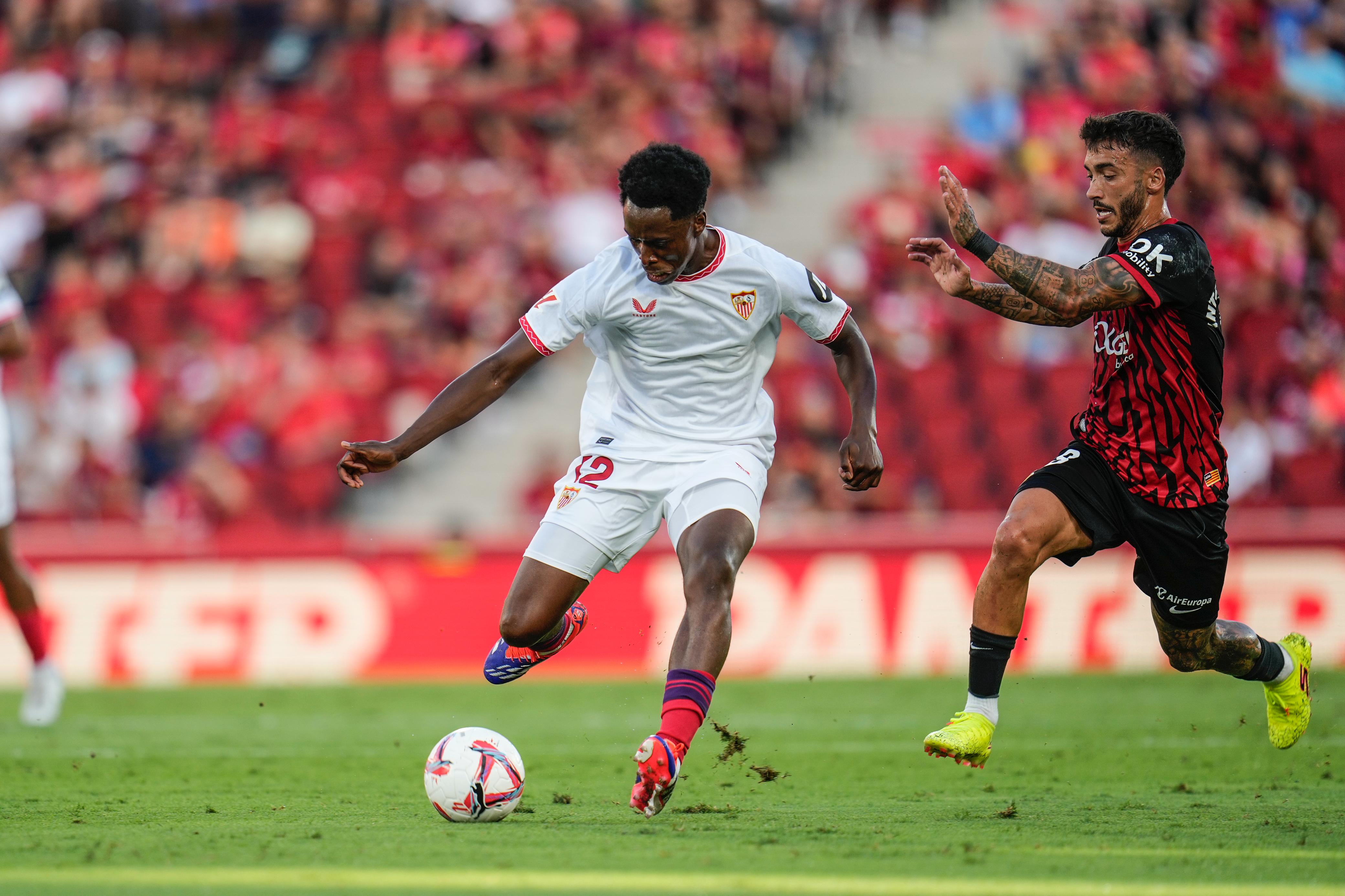 FUE MEJOR MUCHO MÁS TIEMPO PERO SOLO PUDO TRAERSE UN PUNTO (0-0) | Sevilla  FC